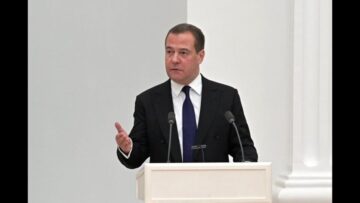 ΞΕΚΑΘΑΡΗ ΠΡΟΕΙΔΟΠΟΙΗΣΗ MEDVEDEV ΓΙΑ ΕΝΑΝ Γ’ ΠΑΓΚΟΣΜΙΟ ΠΟΛΕΜΟ
