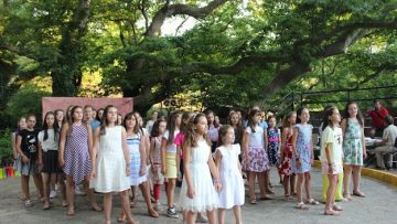 ΚΑΤΑΣΚΗΝΩΣΕΙΣ παιδια κοριτσια σε εξοχη