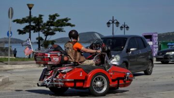 ΧΑΡΛΕΙ  ΝΟΤΟ