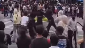 Συγκέντρωση ανεξέλεγκτου πλήθους ΕΠΕΙΣΟΔΙΑ ΣΥΛΛΑΛΗΤΗΡΙΟ ΜΑΖΕΣ
