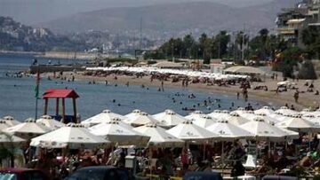 ομπρέλες ξαπλώστρες ΠΑΡΑΛΙΑ