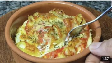 Μπουγιουρντί σε πήλινο με καυτερή 🌶️ φέτα και ντομάτα!