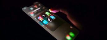 social_media_κινητο_κοινωνικη_δικτυωση_ilovepatrida